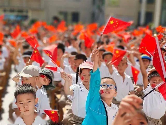 为新生儿办理预参保登记及缴费 爸爸也可“秒批”